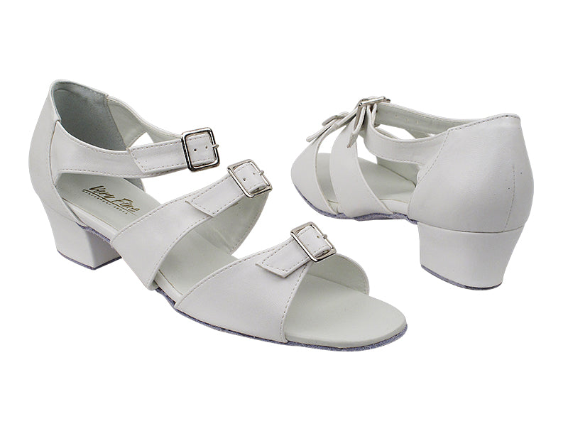 1679 White with 1.5" Medium Heel in the photo