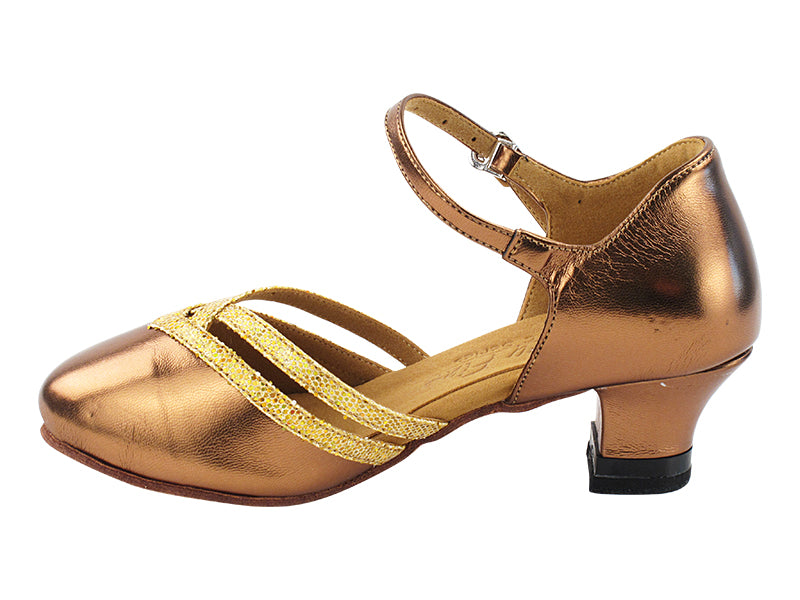 C8881 63 Dark Tan Gold PU_55 Gold Scale Trim  with 1.5" Medium Heel (3G09) in the photo