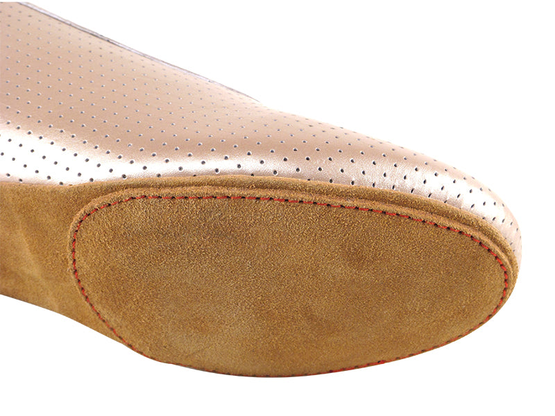 CD1122DB Pearl Leather with 1.5" Medium Heel in the photo