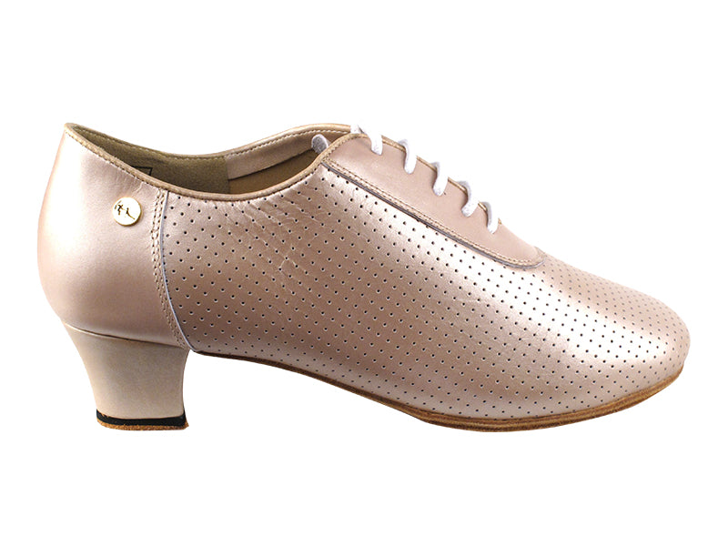CD1122DB Pearl Leather with 1.5" Medium Heel in the photo