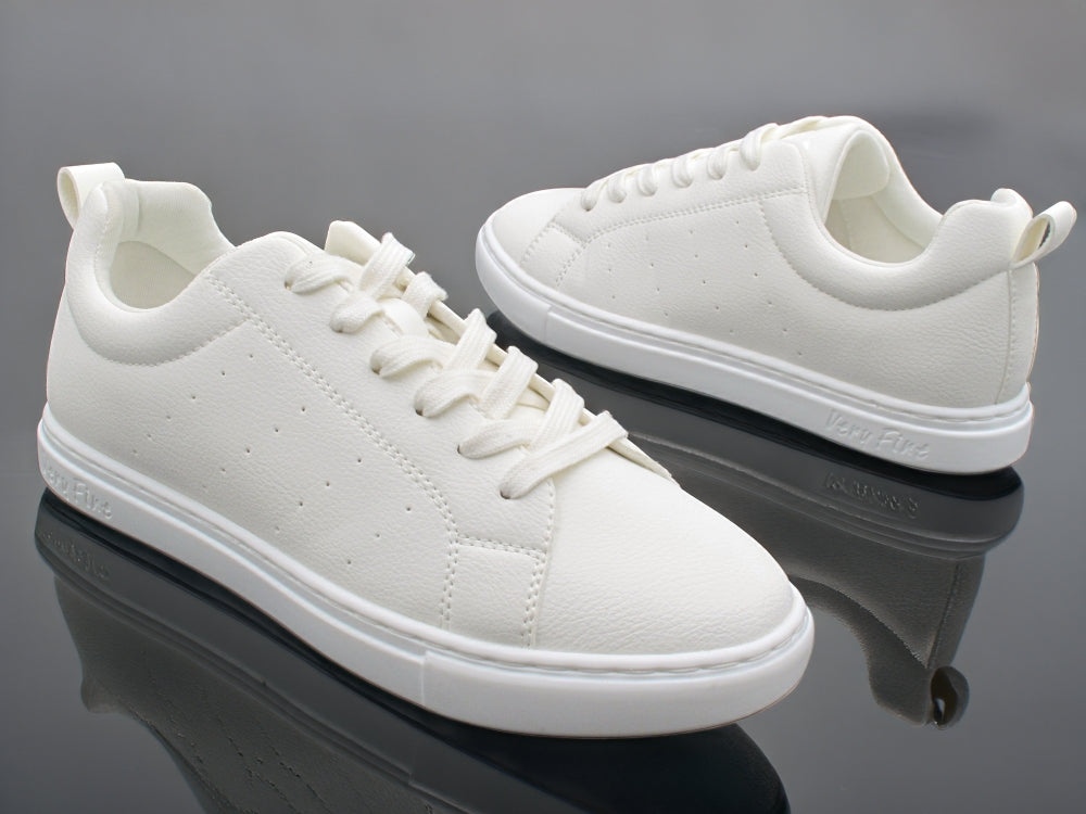 VFSN Breaker Lychee White with full-outsole in the photo