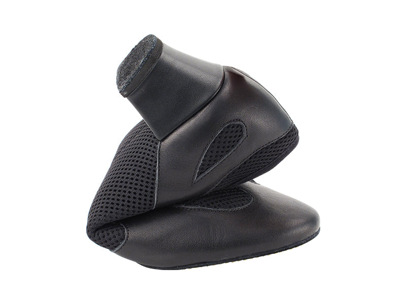 CD702BBX Black Leather with 1.5" Medium heel in the photo