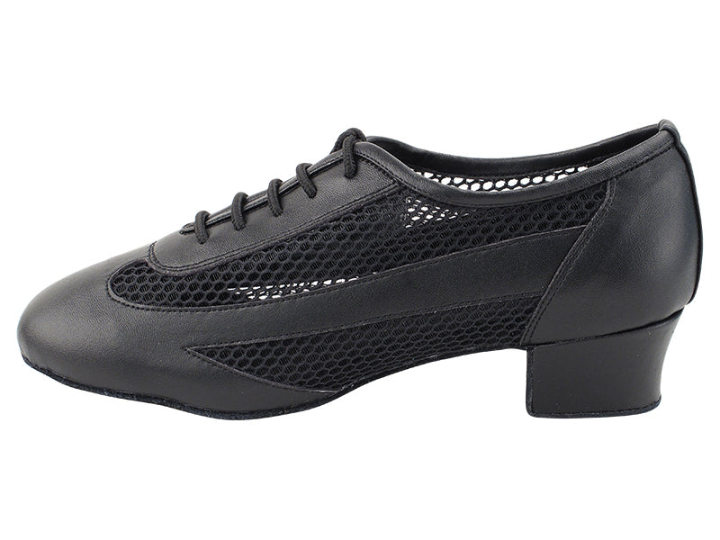 2009 Black Leather with 1.5" Medium Heel in the photo