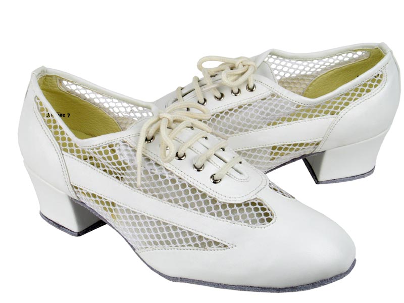 2009 White Leather with 1.5&quot; Medium Heel in the photo