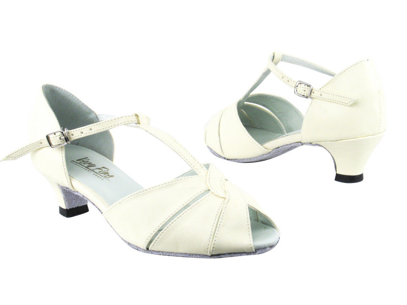 6006 Creamy White Leather with 1.3&quot; Cuban heel in the photo