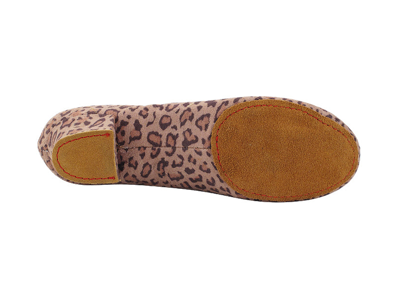 CD1116 Leopard Velvet with with 1.5" Medium Heel (NTD) in the photo