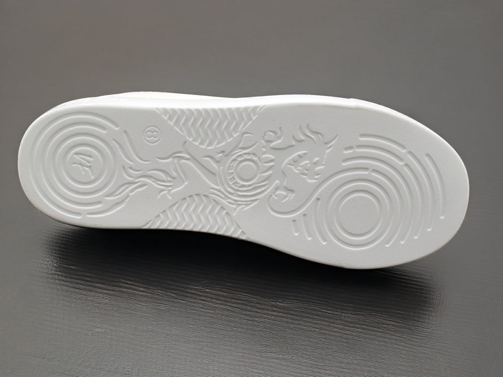 VFSN Breaker Lychee White with full-outsole in the photo