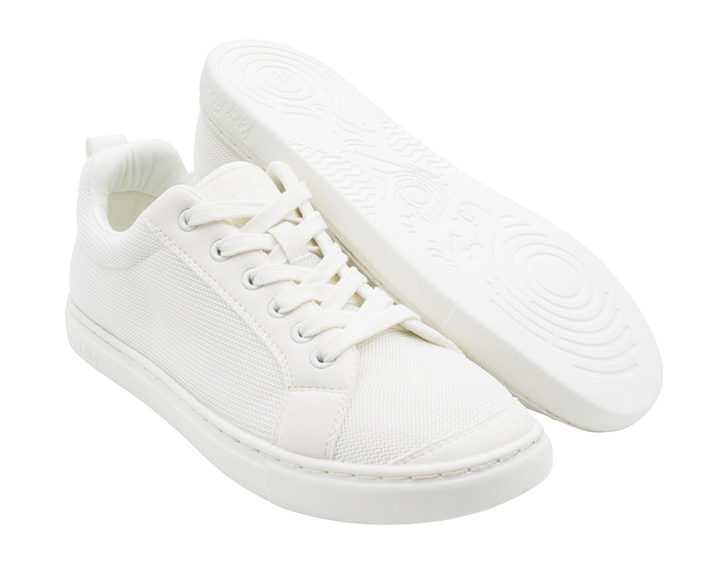 VFSN Breaker Blanco with full-outsole in the photo