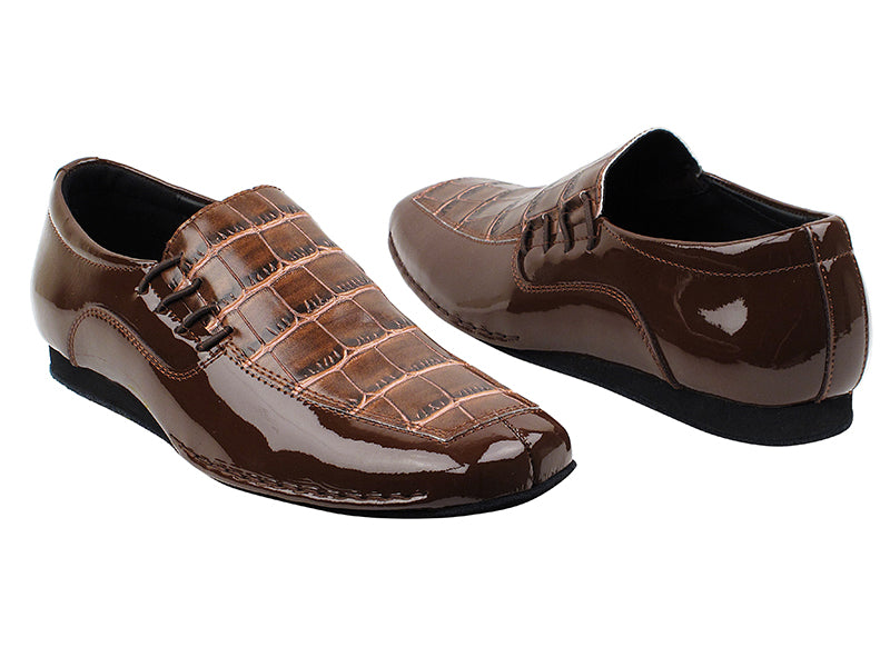 SERO102BBX Coffee Croc with flat heel in the photo