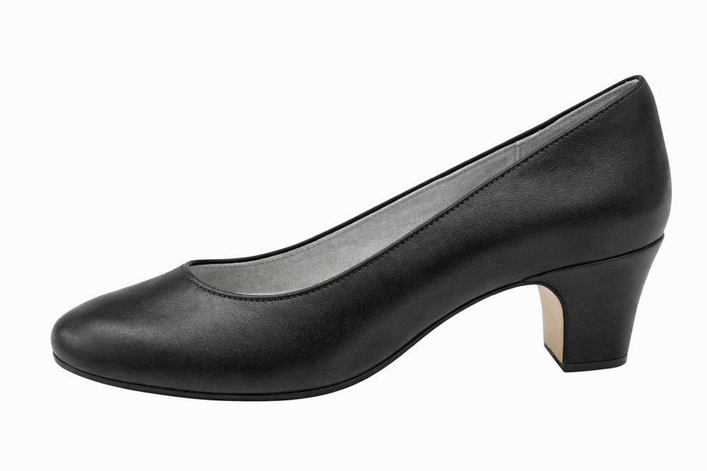 VFCharacter 003 Black Leather with 2.5" Medium Heel (035) in the photo