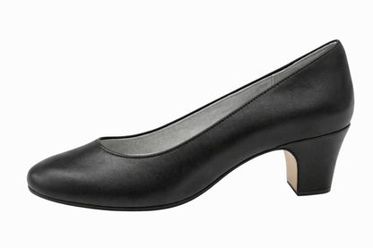 VFCharacter 003 Black Leather with 2.5" Medium Heel (035) in the photo