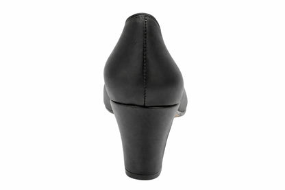 VFCharacter 003 Black Leather with 2.5" Medium Heel (035) in the photo